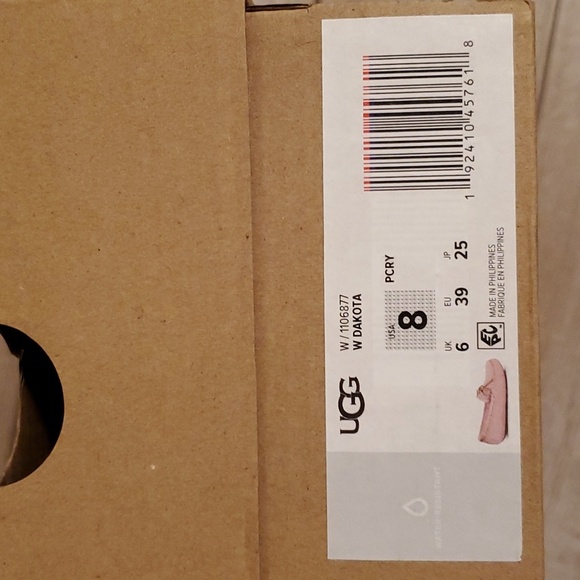 UGG slippers - Picture 7 of 8